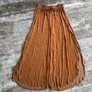 Hem & Thread spilt hem pant